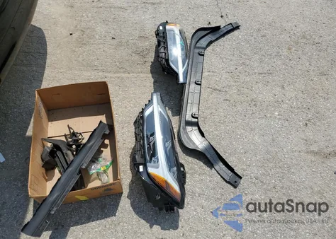 2018 Volvo Xc60 T5 Inscription из США, поврежденный, VIN YV4102RL8J1006277